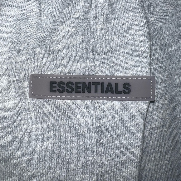 *SEND BEST OFFER* Essentials Fear Of God shorts Size large - Picture 5 of 6